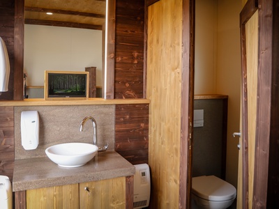 Neue LULUX-WC Container